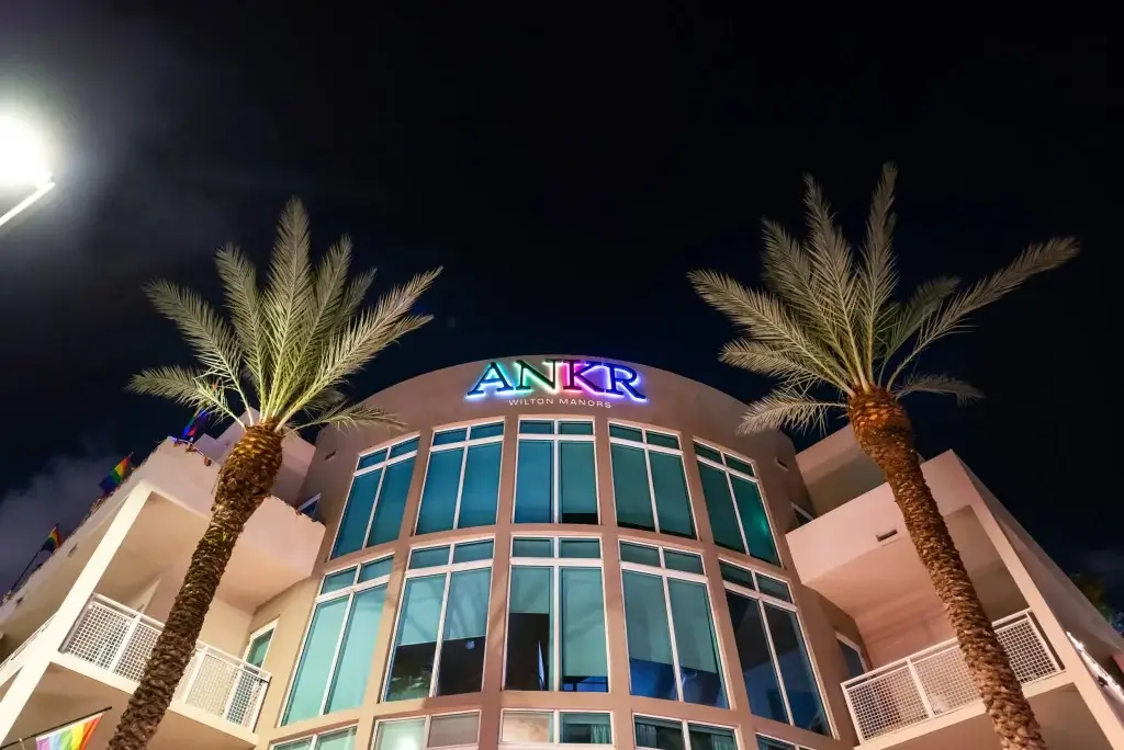 fl ankr wilton manors exterior twilight 5